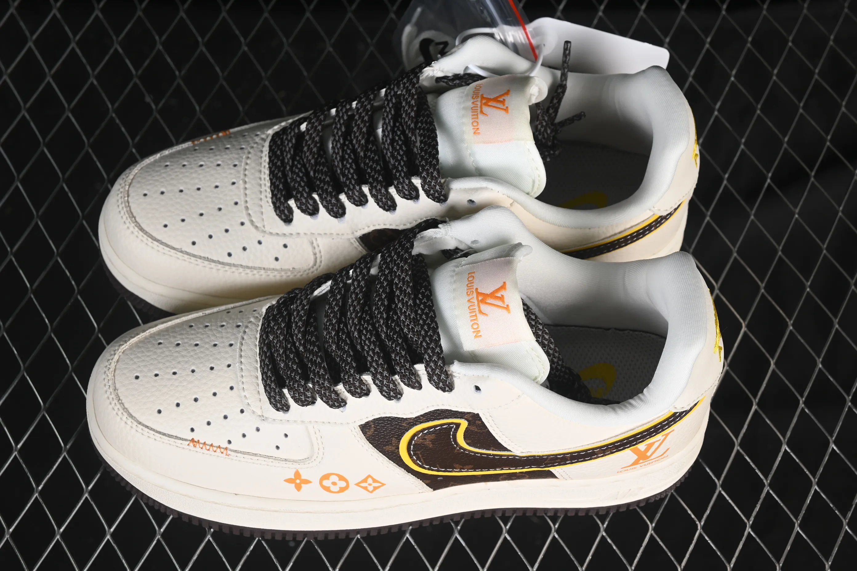 All categories Nk Air Force 1 Air Force series Nk Air Force 1 Low Air Force low-top Nike Air Force 1'07 Low LV co-branded beige and brown stitching Air Force 1 low-top casual sneakers DD1982-302